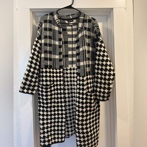 Black and White Patterned Long Cardigan Sweater